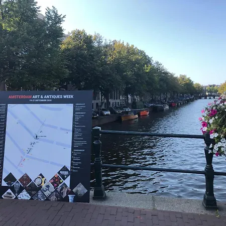 アパート Kg House